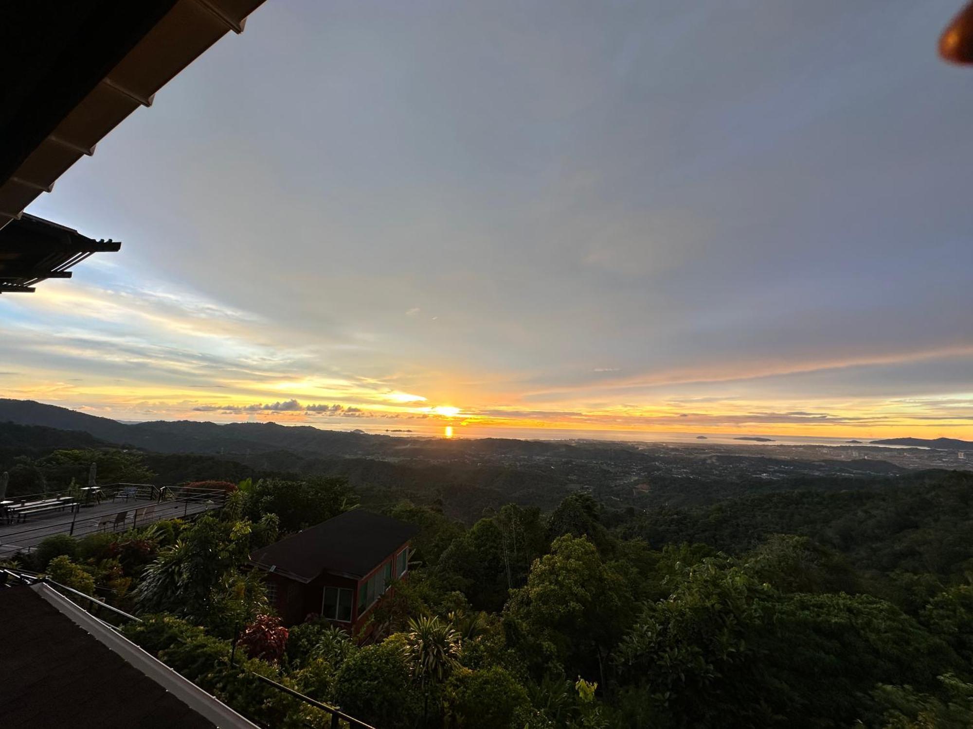 Sinurambi Bed & Breakfast - Mills Residence Penampang Exterior photo